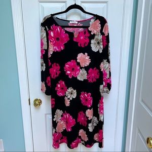 Calvin Klein Jersey dress. 3/4 sleeves. Gold detail on neck.  Size 1X